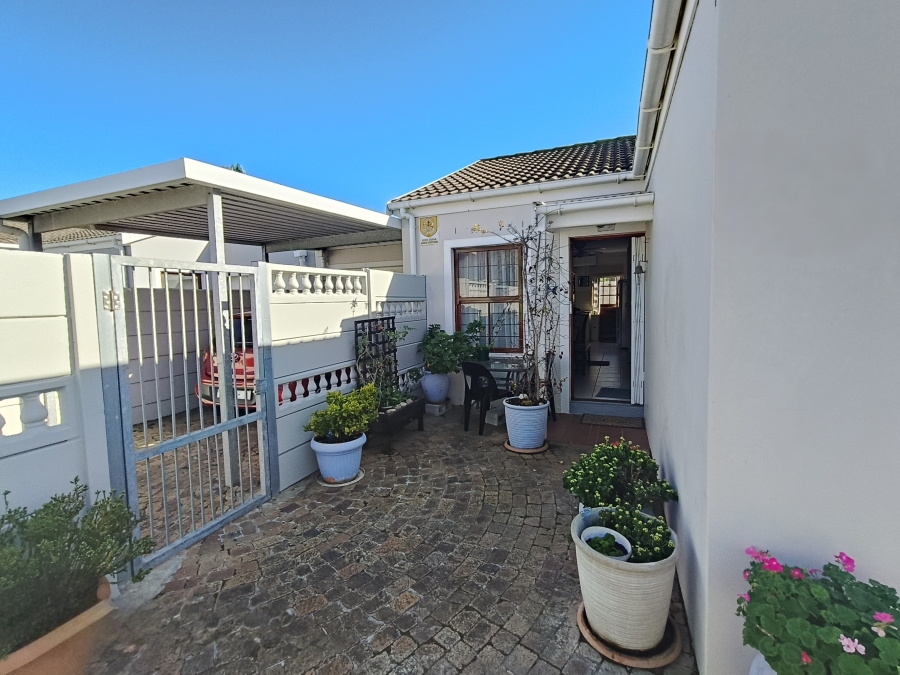 3 Bedroom Property for Sale in Onverwacht Western Cape